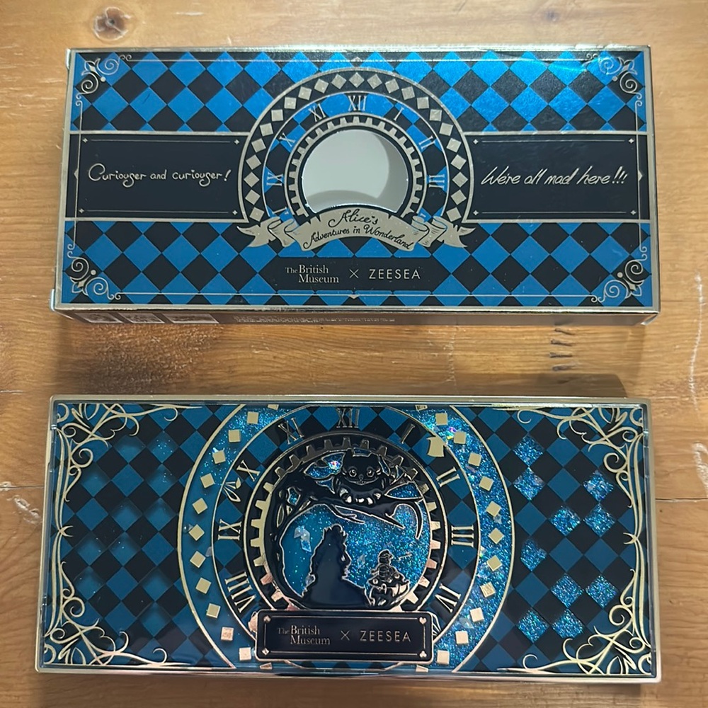 ZEESEA ALICE IN WONDERLAND CHESHIRE CAT BLUE SHADOW PALETTE DIAMOND GLITTER NIB